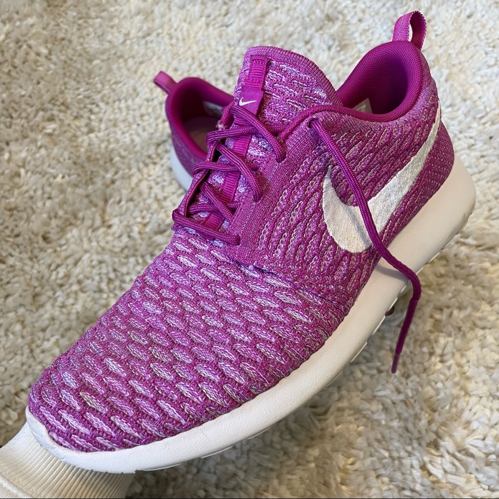 Pink Nike Roshe
